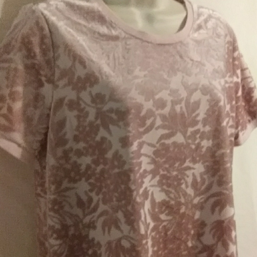 💚A New Day Velour Tee